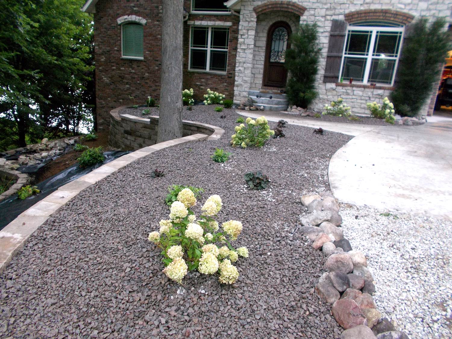 new-landscaping1.jpg