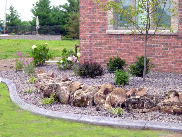 10 Front Yard Landscape Mistakes Br, Images Of Front Yard Landscaping With Rocks