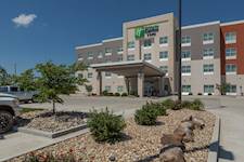 commercial businesses need landscaping too