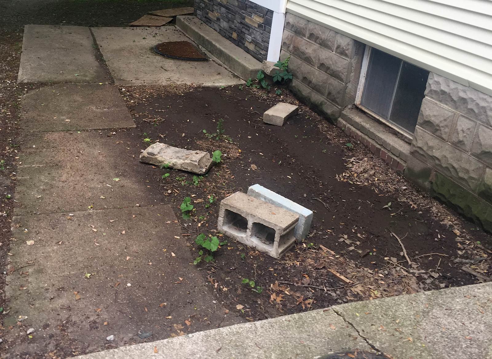 a picture of an old concrete walkway